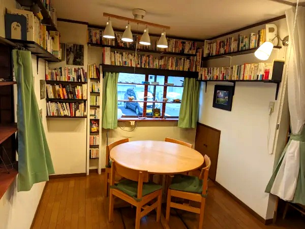 English Station interior